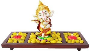 Standing Bansuri Playing Ganesha Decor On Wooden Tray