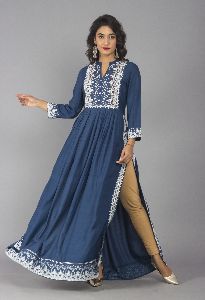 Women Rayon Pleated Kurta