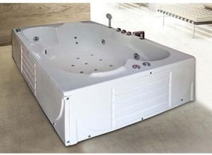 Plain White Rectangular Bathtub