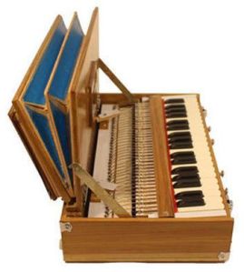 Folding Harmonium