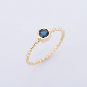 Solitaire Blue Sapphire 14K Yellow Gold Ring