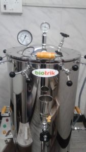 Vertical High Pressure Sterilizer