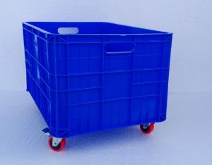 Plastic Giant crate with Wheels