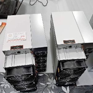 BITMAIN ANTMINER Z15 (420KSOL/S)