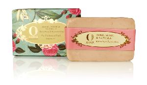 ROSE, MILK AND VANILLA BATHING BAR