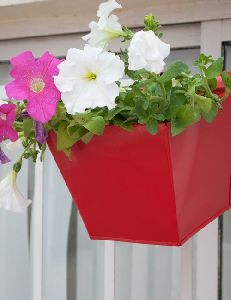 RAILING METAL TRIANGLE PLANTER