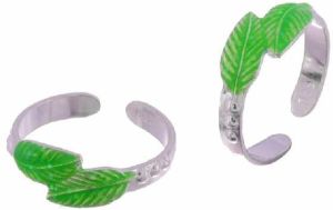 Silver Enamel Green Leaf Toerings