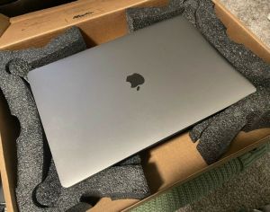 Apple MACBOOK PRO