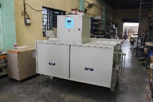 Three Phase Servo Controlled Voltage Stabilizer