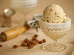 Roasted Almond Ice Cream