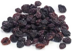 dried black raisins