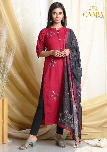 COTTON KURTA WITH EMBROIDERY AND MUSLIN PRINTED DUPATTA