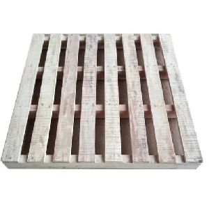 industrial wooden pallets