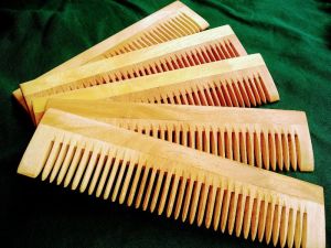 LILY WIDE NEEM COMB