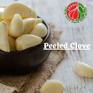 Peeled garlic clive