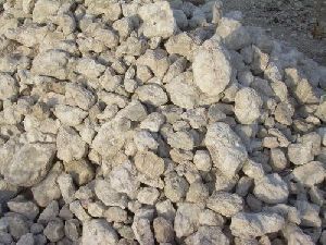 raw bentonite lumps