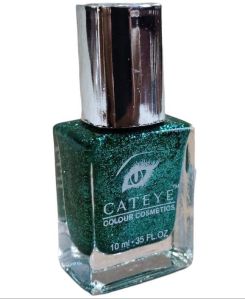 Cateye Glittering Green Nail Polish