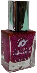 Cateye Glittering Magenta Nail Polish