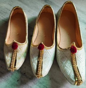 bachkana nagra shoes