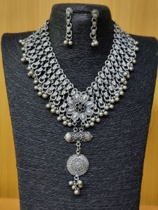 long necklace