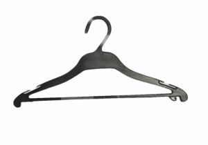 plastic shirt hanger