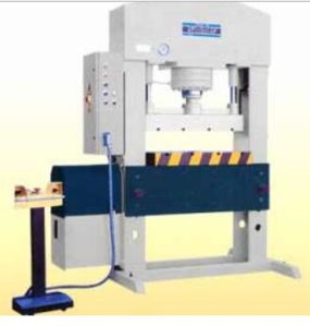 UNIVERSAL HYDRAULIC PRESSES