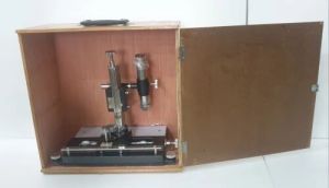 Laboratory Travelling Microscope