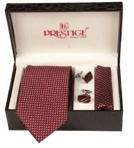 Maroon tie gift set