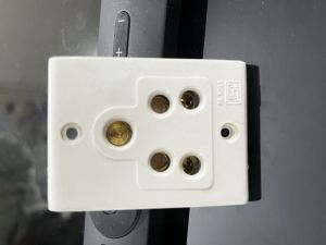 6 amp 3 pin top