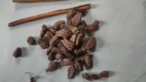 Black Cardamom Pods