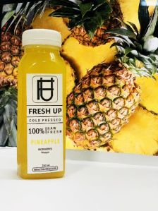 fresh pineapple juice