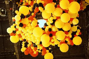 Balloon ceiling decor