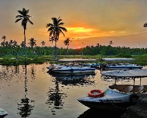 Poovar Boating