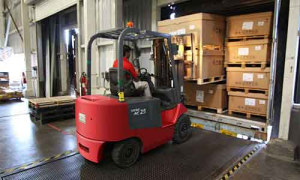 goods warehousing services