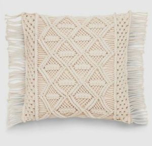 MAC 1359 Macrame Pillow