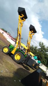 TRACTOR ATTACHMENT LOADER BUCKET