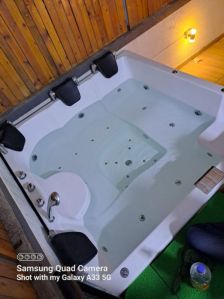 jacuzzi tub