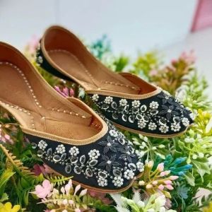 Ladies Embroidered Jutti