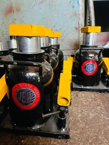 Hydraulic bottle phale ram jack