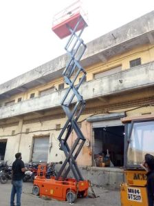 Self Propelled Scissor Lift