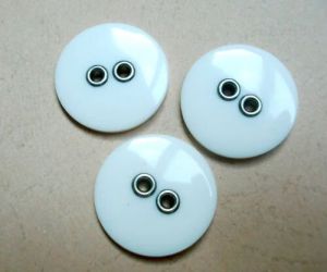 eyelet button