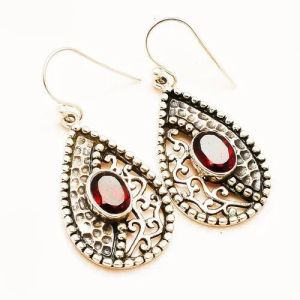 Sterling Silver Garnet Earring