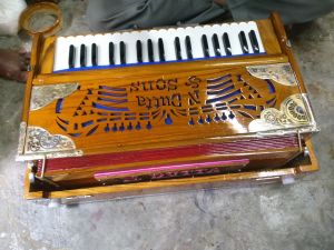 Stick keys portable model harmonium