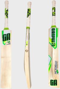 Musketeer Kashmir Willow Cricket Bat