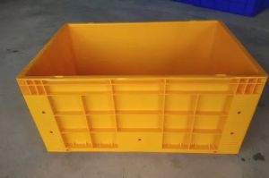 Plastic fish crate