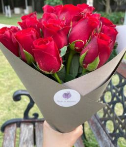 rouge flower bouquet