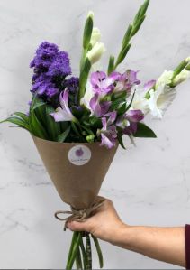 violette flower bouquet