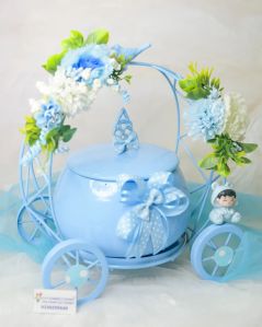 Pure Blue Metal Cradle Gift Hamper