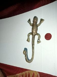 Lizard coat hooks