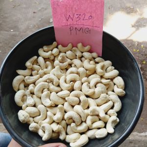 w320 Kaju Cashew Nut